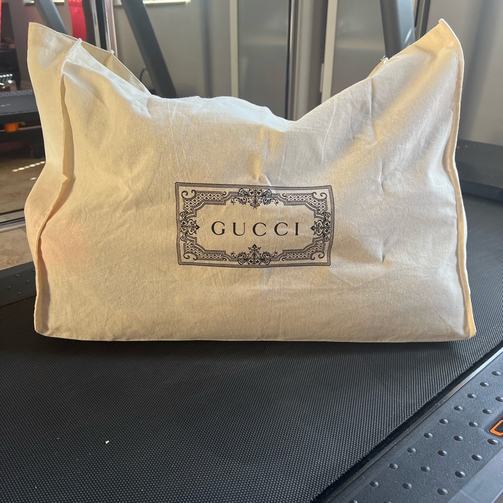 GUCCI - Picture 2 of 6